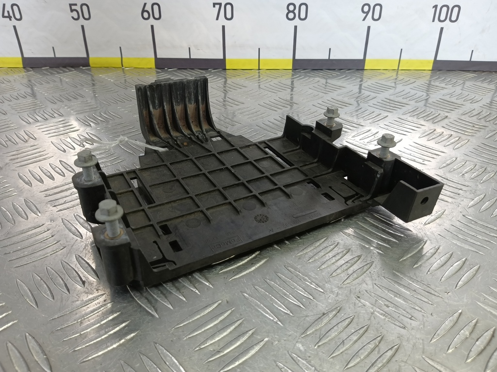 кронштейн блока управления двигателя LAND ROVER FREELANDER  LR003619, 520 рублей, Москва