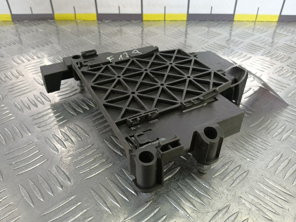 кронштейн блока управления двигателя LAND ROVER FREELANDER  LR003619, 520 рублей, Москва