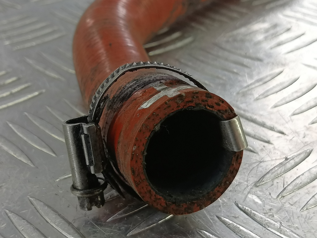 патрубок интеркулера Jaguar XF 2.7 AT (207 л.с.)XF  I (2007—2011) Седан C2Z4536, 1440 рублей, Москва