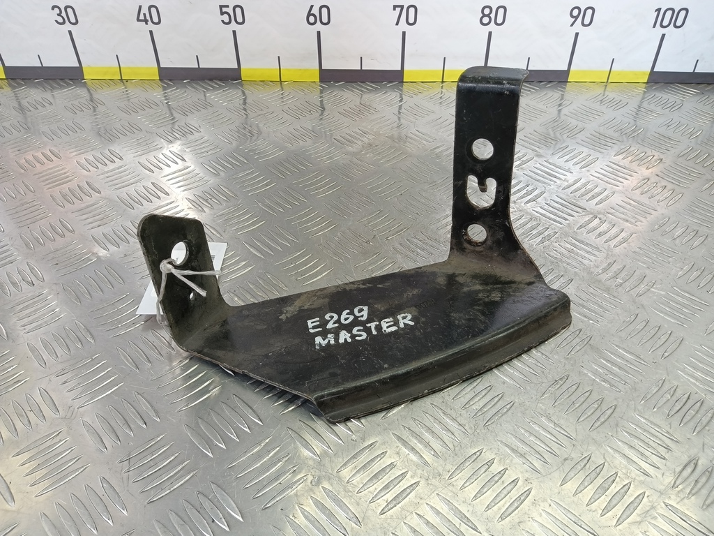 кронштейн бампера Renault Master  8200808378, 2240 рублей, Москва