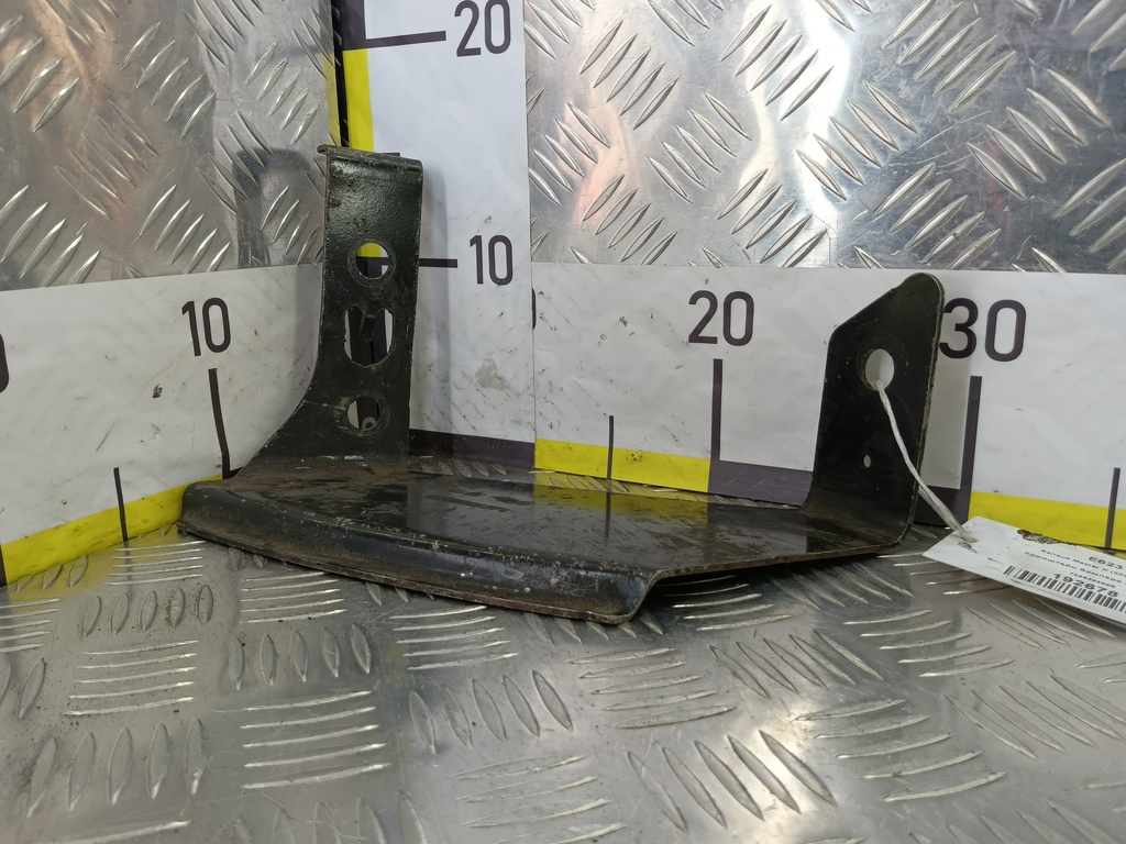 кронштейн бампера Renault Master  744639569R, 2360 рублей, Москва