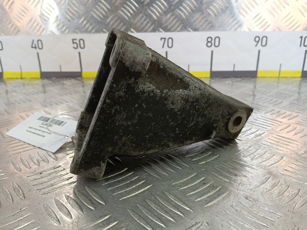 кронштейн двигателя (двс) MERCEDES-BENZ Sprinter  A6112230304, 520 рублей, Москва