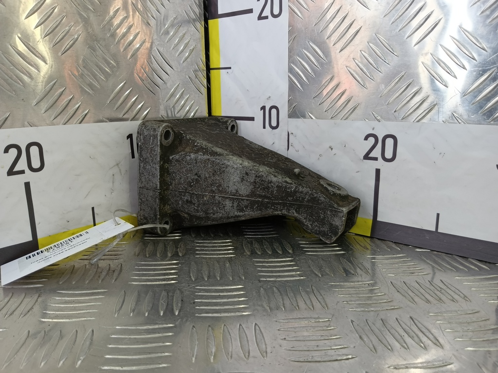 кронштейн двигателя (двс) MERCEDES-BENZ Sprinter  A6112230304, 520 рублей, Москва