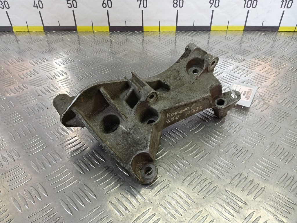 кронштейн генератора Renault Kangoo  8200663057, 630 рублей, Москва