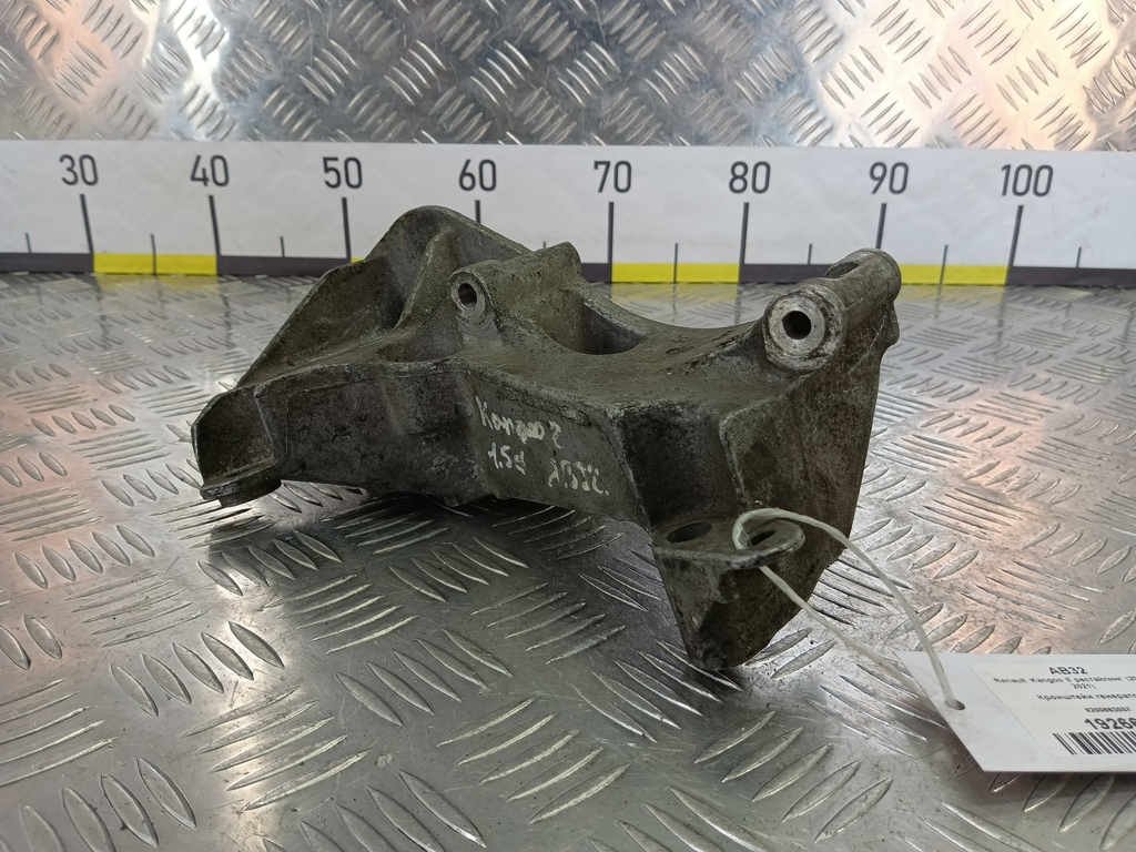 кронштейн генератора Renault Kangoo  8200663057, 630 рублей, Москва