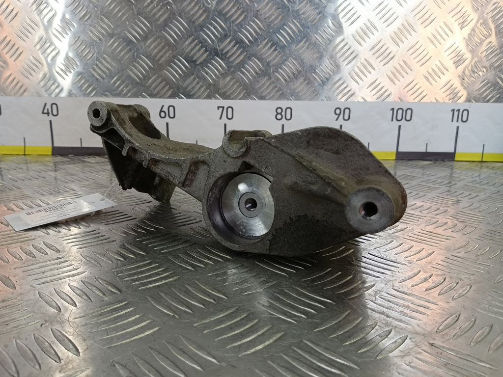 кронштейн генератора Renault Kangoo  8200663057, 630 рублей, Москва