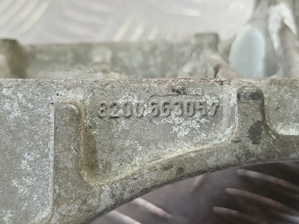 кронштейн генератора Renault Kangoo  8200663057, 630 рублей, Москва