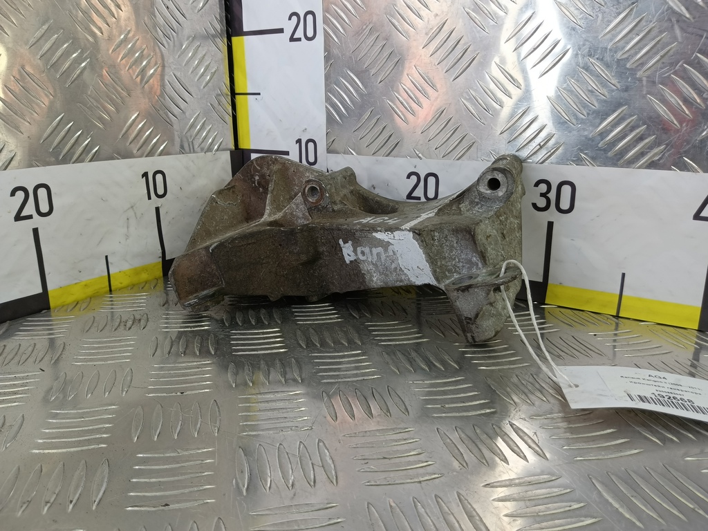 кронштейн генератора Renault Kangoo  8200663057, 630 рублей, Москва