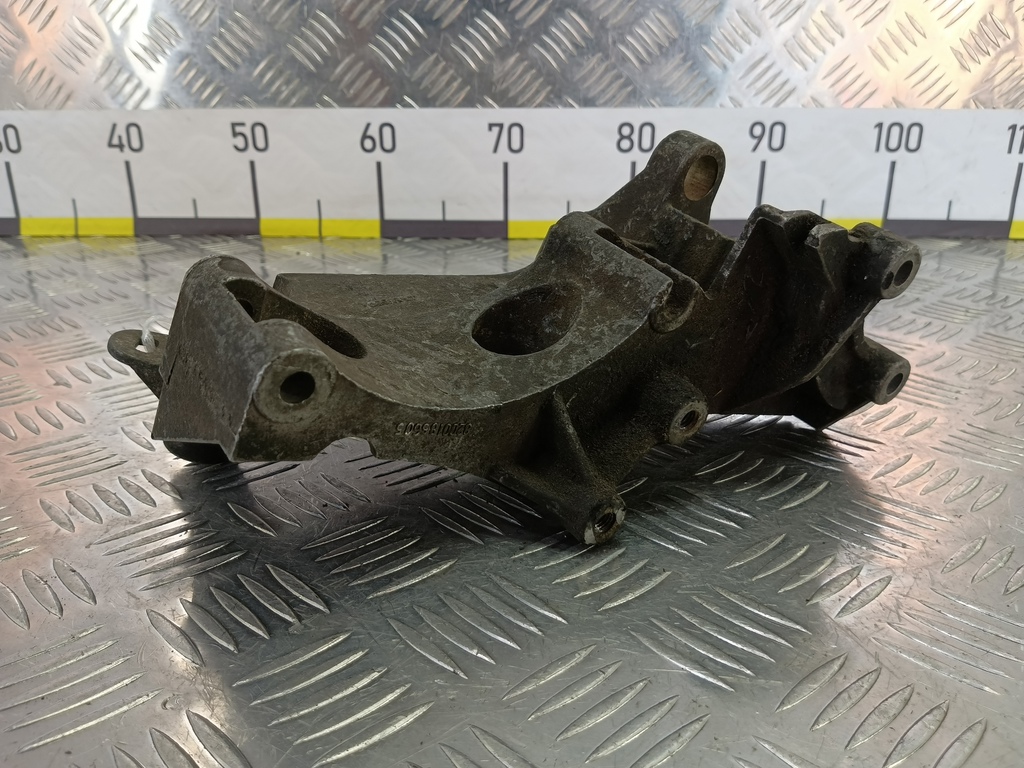 кронштейн генератора Renault Kangoo  8200185605, 860 рублей, Москва