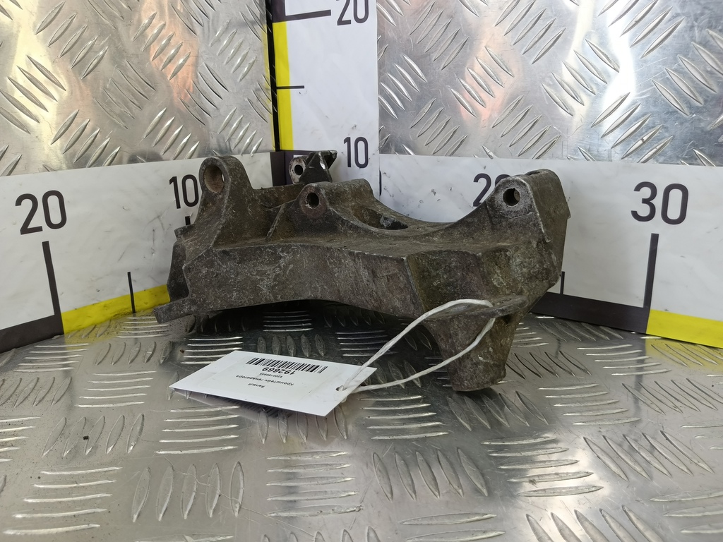 кронштейн генератора Renault Kangoo  8200185605, 860 рублей, Москва