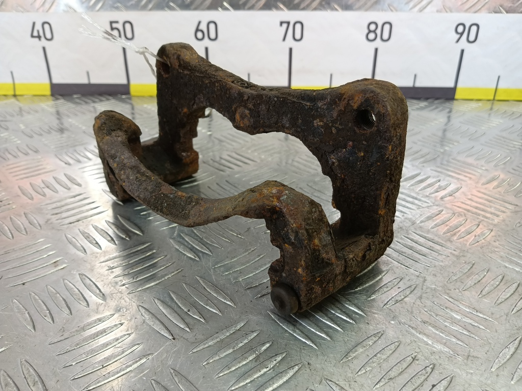 скоба суппорта MITSUBISHI PAJERO  MR407679, 3279 рублей, Москва