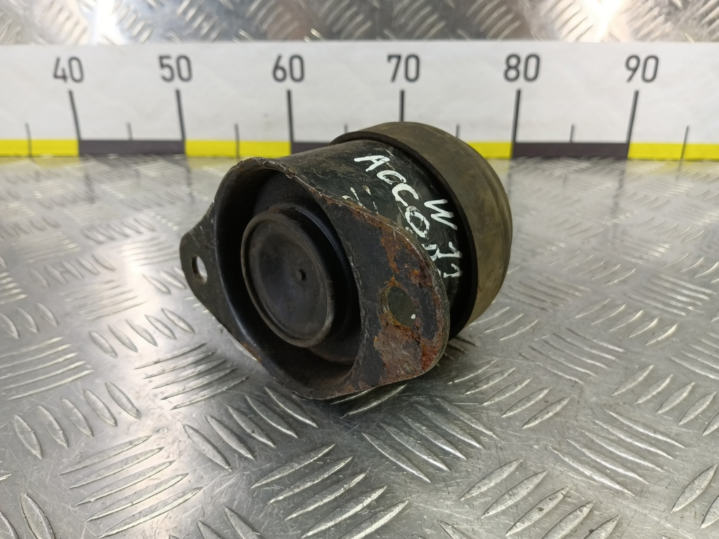 подушка двигателя (опора двс) HONDA Accord 2.0 AT (155 л.с.)Accord  VII (2002—2006) Седан 50820SEAE01, 5000 рублей, Москва