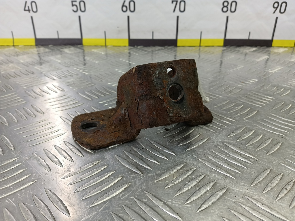 кронштейн двигателя (двс) SUZUKI JIMNY 1.3 4WD MT (86 л.с.)Jimny  III рестайлинг (2005—2012) Внедорожник 1166180A00, 1090 рублей, Москва