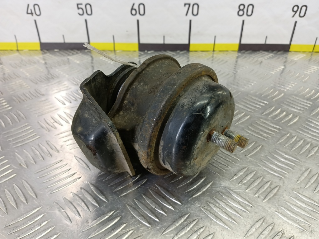 подушка двигателя (опора двс) SUZUKI Grand Vitara 2.4 4WD MT (166 л.с.)Grand Vitara  II рестайлинг (2008—2012) Внедорожник 1161078K01, 5230 рублей, Москва