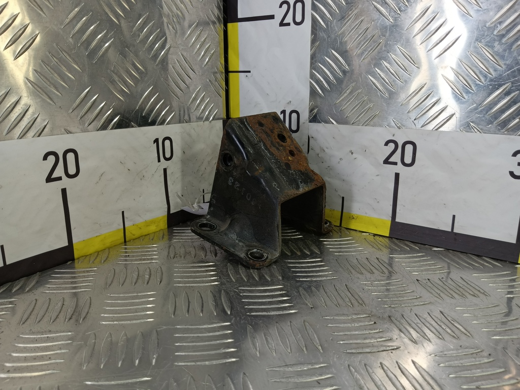 кронштейн двигателя (двс) SUZUKI JIMNY 1.3 4WD MT (86 л.с.)Jimny  III рестайлинг (2005—2012) Внедорожник 1164180A00, 980 рублей, Москва