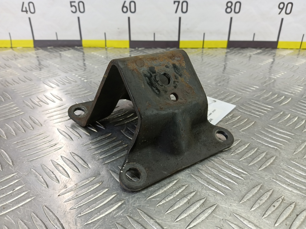 кронштейн двигателя (двс) SUZUKI JIMNY 1.3 4WD MT (86 л.с.)Jimny  III рестайлинг (2005—2012) Внедорожник 1165180A00, 1090 рублей, Москва