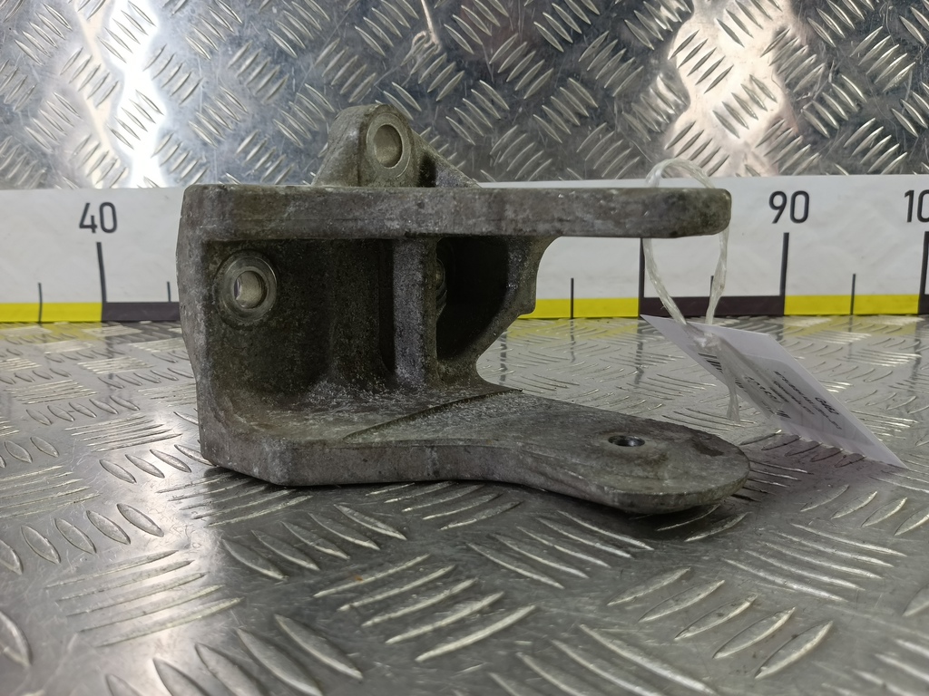 кронштейн кпп MITSUBISHI ASX  1092A070, 1210 рублей, Москва