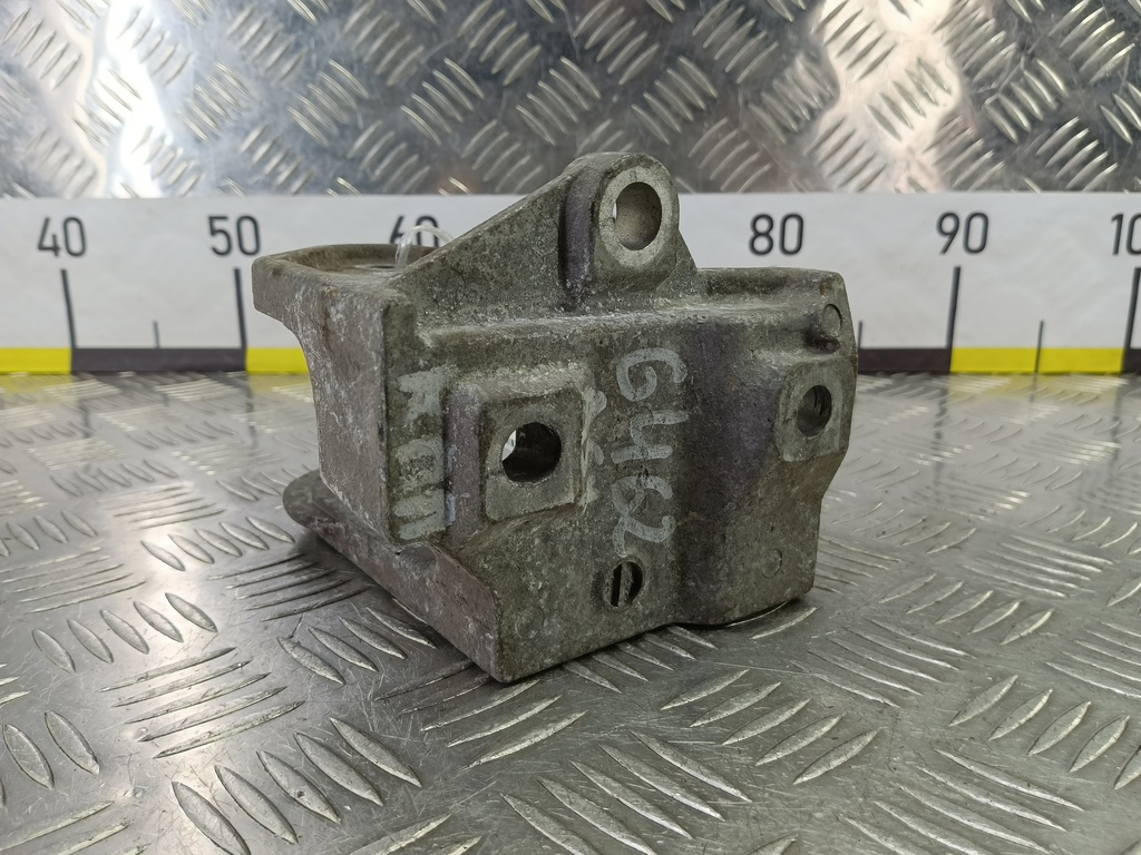 кронштейн кпп MITSUBISHI ASX  1092A070, 1210 рублей, Москва