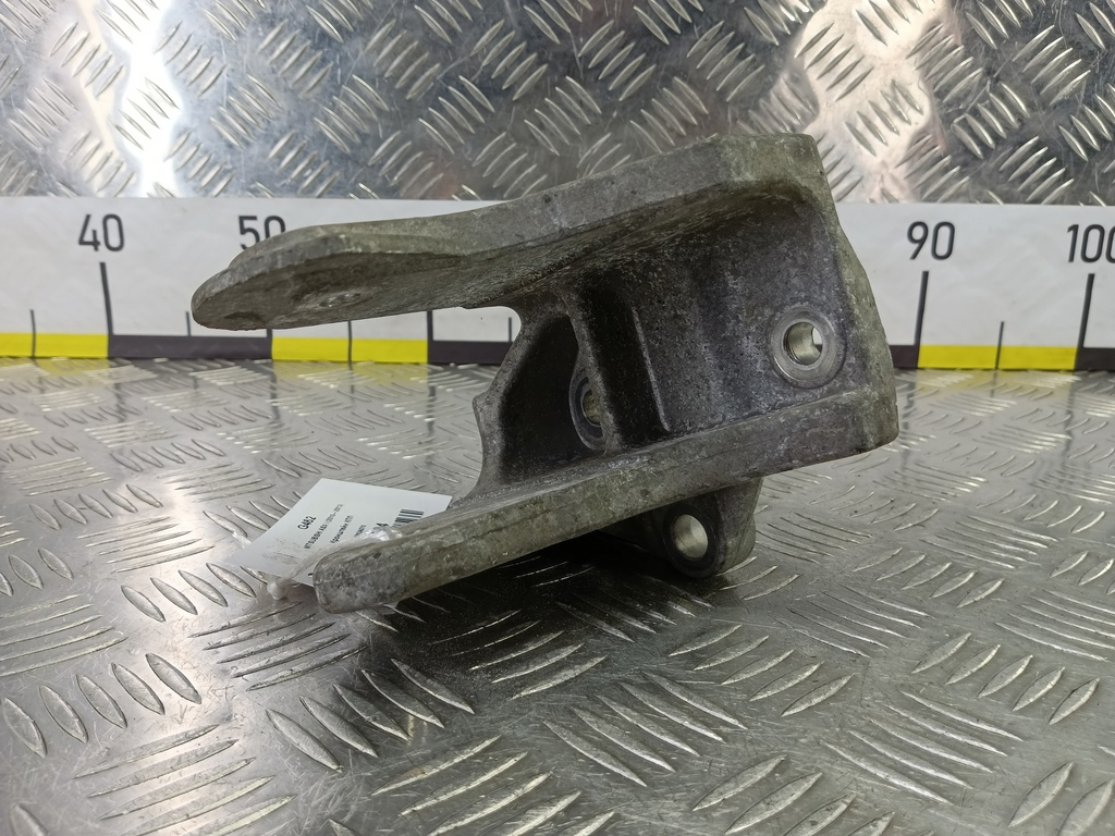 кронштейн кпп MITSUBISHI ASX  1092A070, 1210 рублей, Москва