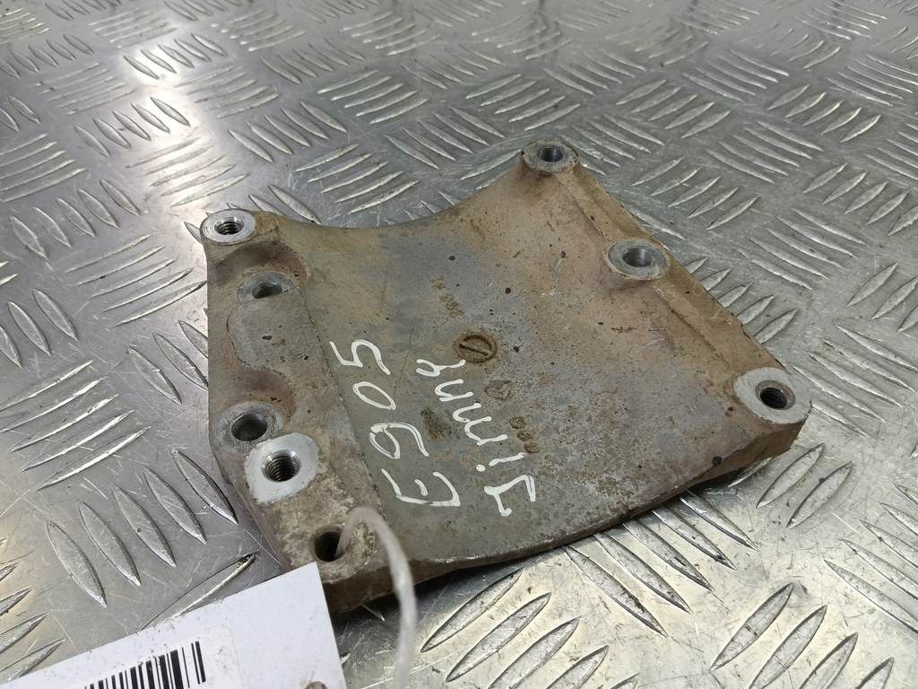 кронштейн компрессора кондиционера SUZUKI JIMNY 1.3 4WD MT (86 л.с.)Jimny  III рестайлинг (2005—2012) Внедорожник 9511169G00, 1320 рублей, Москва