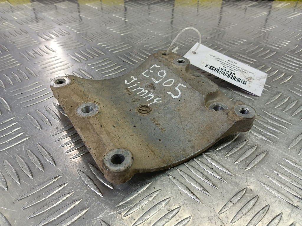 кронштейн компрессора кондиционера SUZUKI JIMNY 1.3 4WD MT (86 л.с.)Jimny  III рестайлинг (2005—2012) Внедорожник 9511169G00, 1320 рублей, Москва