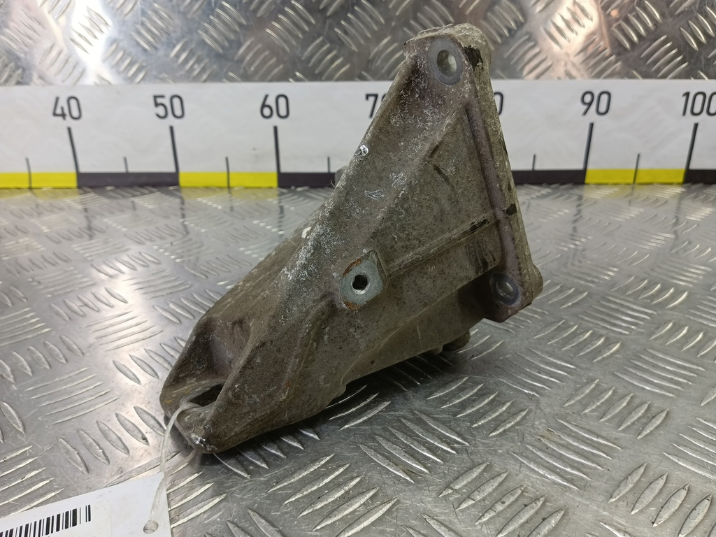 кронштейн двигателя (двс) SUZUKI Grand Vitara 2.4 AT (169 л.с.)Grand Vitara  II рестайлинг (2008—2012) Внедорожник 1164178K10, 520 рублей, Москва