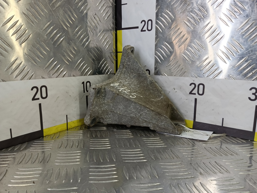 кронштейн двигателя (двс) SUZUKI Grand Vitara 2.4 AT (169 л.с.)Grand Vitara  II рестайлинг (2008—2012) Внедорожник 1164178K10, 520 рублей, Москва