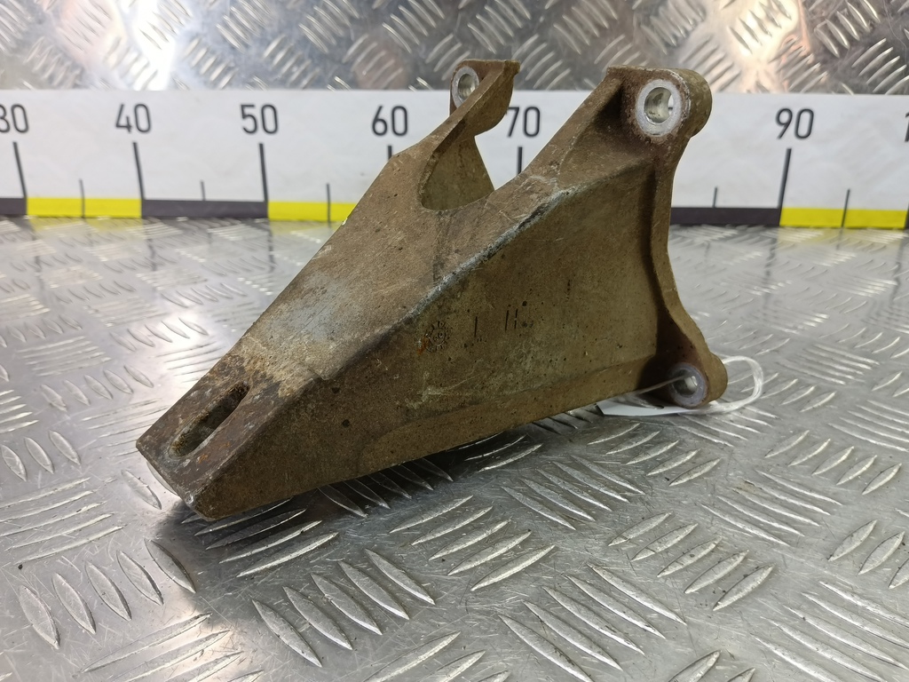 кронштейн двигателя (двс) SUZUKI Grand Vitara 1.6 4WD MT (106 л.с.)Grand Vitara  II (2005—2008) Внедорожник 1165164J00, 520 рублей, Москва