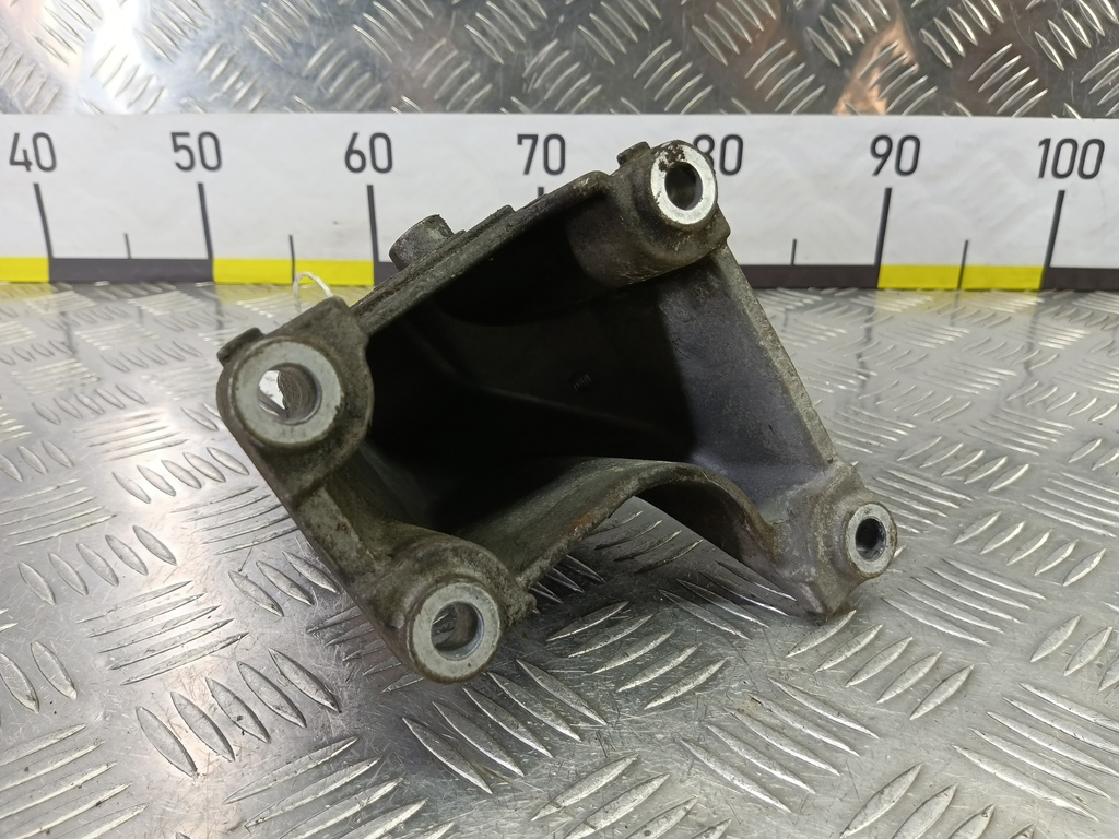 кронштейн двигателя (двс) SUZUKI Grand Vitara 2.0 4WD AT (140 л.с.)Grand Vitara  II (2005—2008) Внедорожник 1164165J00, 630 рублей, Москва