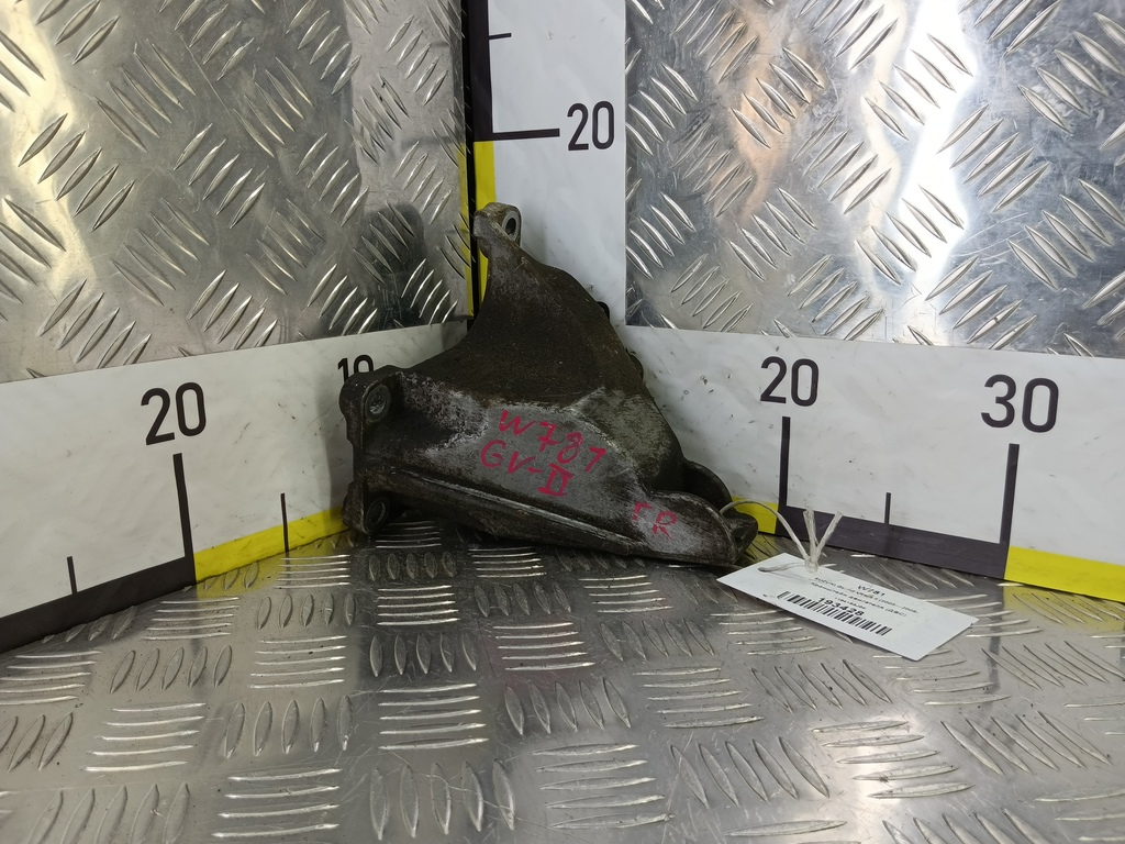 кронштейн двигателя (двс) SUZUKI Grand Vitara 2.0 4WD AT (140 л.с.)Grand Vitara  II (2005—2008) Внедорожник 1164165J00, 630 рублей, Москва