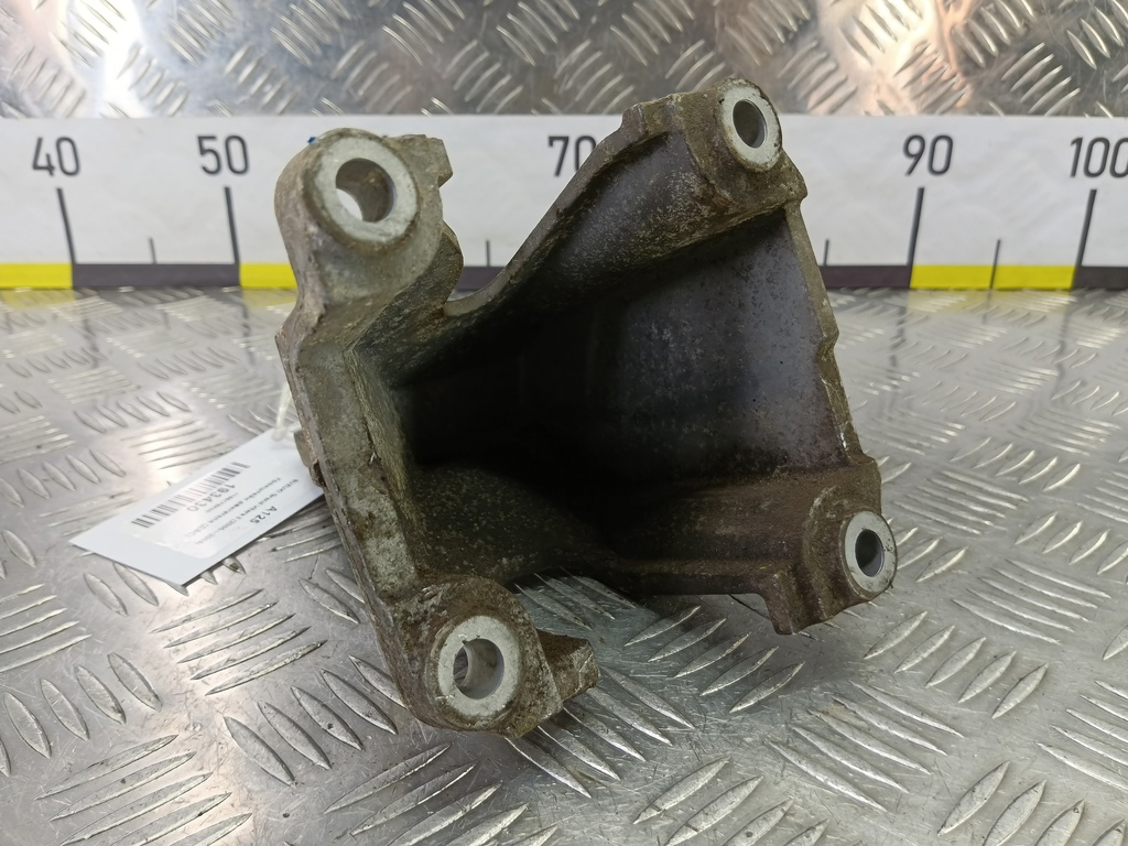 кронштейн двигателя (двс) SUZUKI Grand Vitara 2.4 AT (169 л.с.)Grand Vitara  II рестайлинг (2008—2012) Внедорожник 1165178K00, 750 рублей, Москва