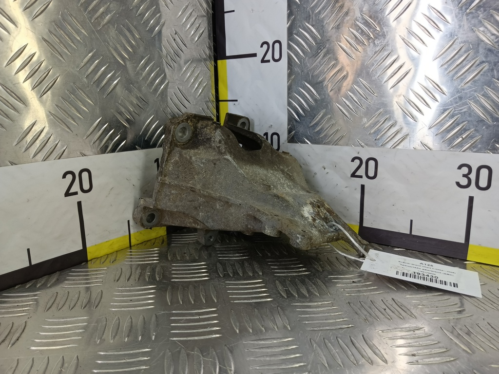 кронштейн двигателя (двс) SUZUKI Grand Vitara 2.4 AT (169 л.с.)Grand Vitara  II рестайлинг (2008—2012) Внедорожник 1165178K00, 750 рублей, Москва