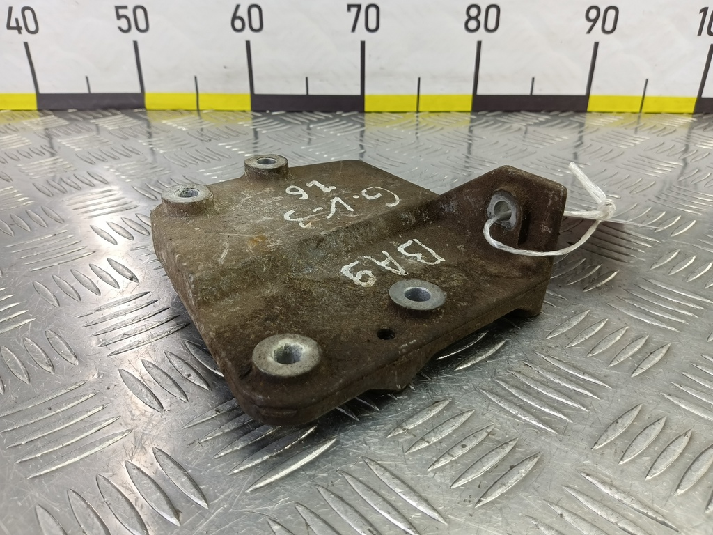 кронштейн компрессора кондиционера SUZUKI Grand Vitara 1.6 4WD MT (106 л.с.)Grand Vitara  II (2005—2008) Внедорожник 9511164J00, 750 рублей, Москва