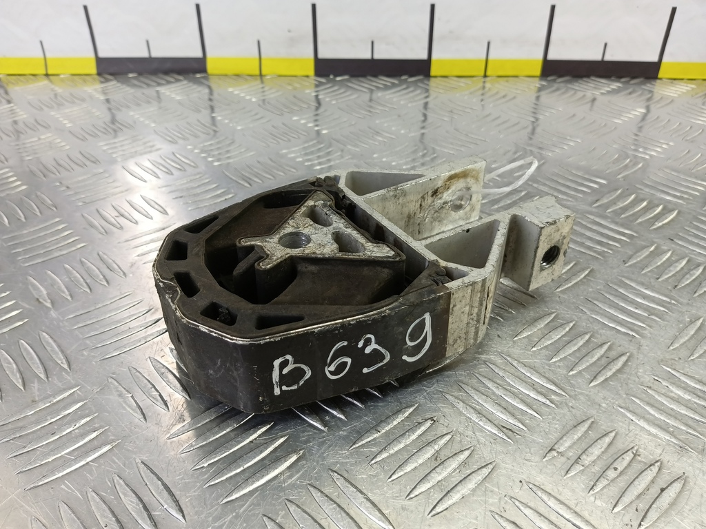 подушка двигателя (опора двс) FORD Focus 2.0 AMT (160 л.с.)Focus  III рестайлинг (2014—2019) Седан 1751001, 2010 рублей, Москва