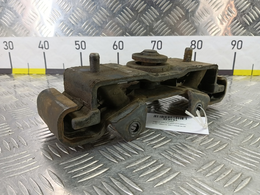 подушка кпп (гитара опора) MITSUBISHI L200   MR992717, 5460 рублей, Москва