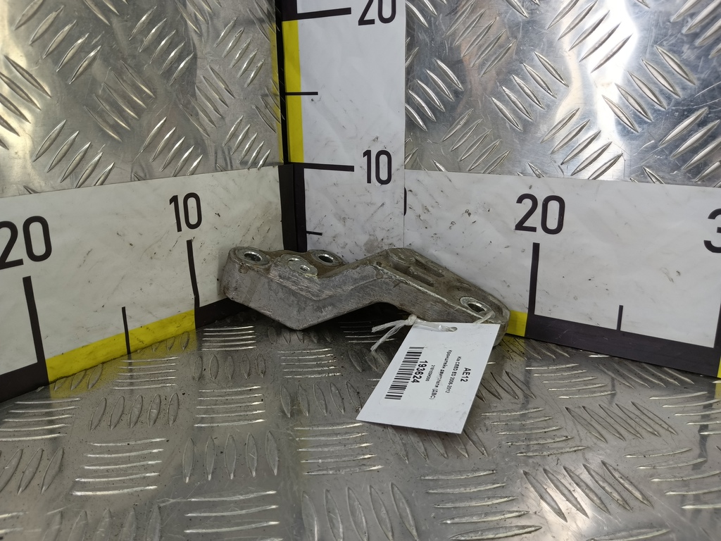 кронштейн двигателя (двс) Kia Ceed  218152H200, 520 рублей, Москва