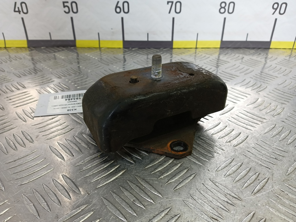 подушка двигателя (опора двс) MITSUBISHI L200  2.5 DI-D MT (136 л.с.)L200  IV (2006—2014) Пикап MR992670, 750 рублей, Москва
