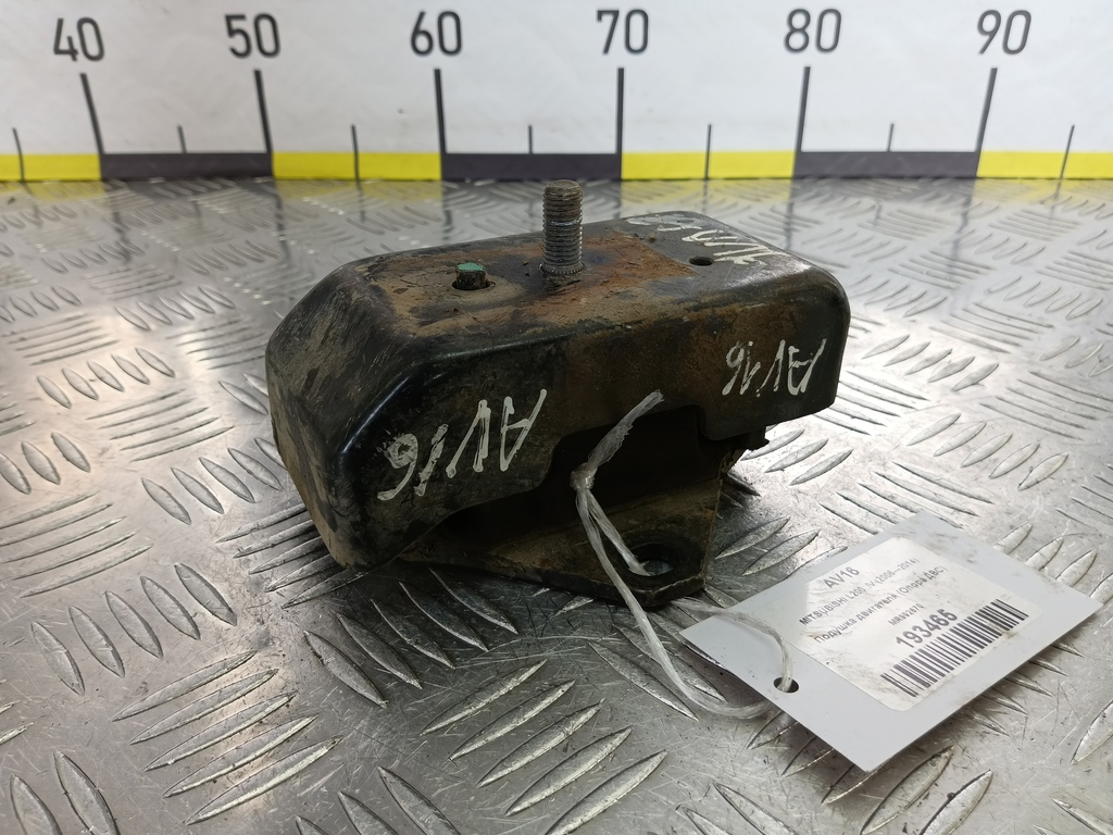 подушка двигателя (опора двс) MITSUBISHI L200   MR992670, 750 рублей, Москва