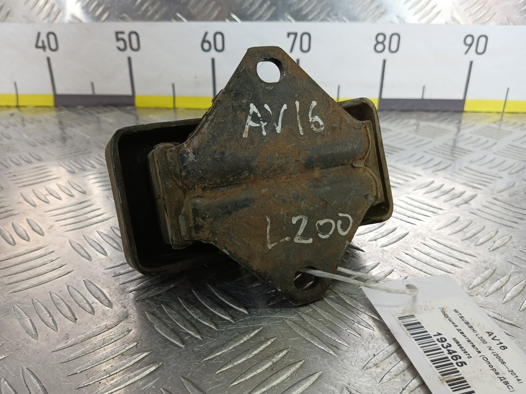 подушка двигателя (опора двс) MITSUBISHI L200   MR992670, 750 рублей, Москва