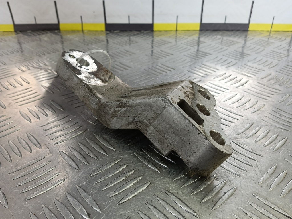 кронштейн двигателя (двс) Kia Ceed  218152H200, 520 рублей, Москва