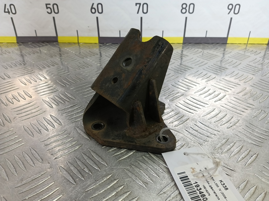 кронштейн двигателя (двс) MITSUBISHI L200  2.5 DI-D MT (136 л.с.)L200  IV (2006—2014) Пикап 1091A079, 520 рублей, Москва