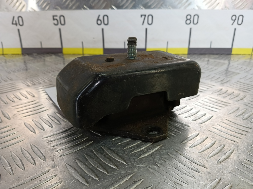 подушка двигателя (опора двс) MITSUBISHI L200  2.5 DI-D MT (136 л.с.)L200  IV (2006—2014) Пикап MR992670, 750 рублей, Москва