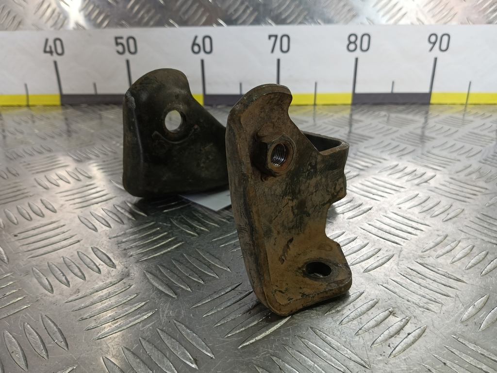 кронштейн кпп Hyundai TUCSON 2.0 CRDi AT (112 л.с.)Tucson  I (2004—2011) Внедорожник 4521539040, 1780 рублей, Москва