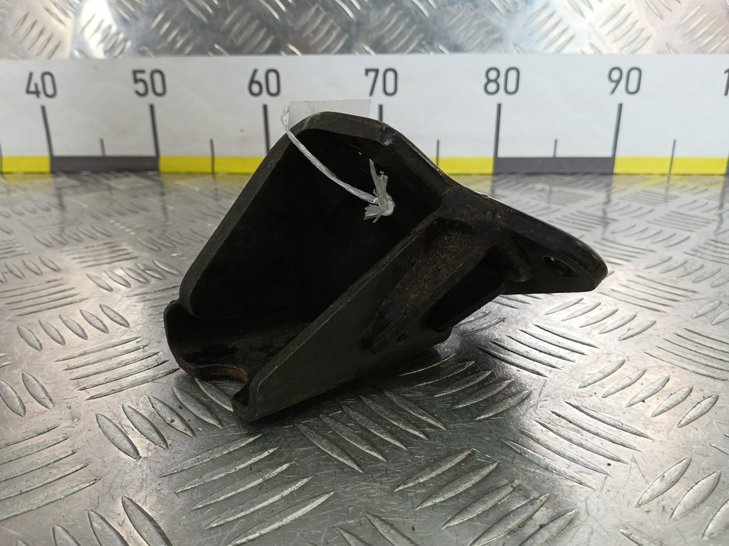 кронштейн двигателя (двс) MITSUBISHI L200  2.5 DI-D MT (136 л.с.)L200  IV (2006—2014) Пикап 1091A079, 520 рублей, Москва