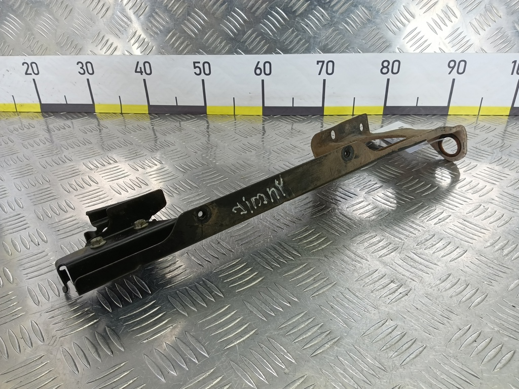 кронштейн радиатора SUZUKI JIMNY 1.3 4WD MT (86 л.с.)Jimny  III рестайлинг (2005—2012) Внедорожник 7142081AA0, 980 рублей, Москва