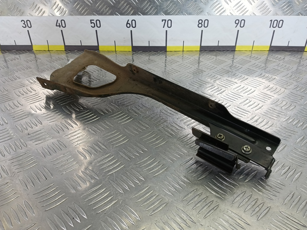 кронштейн радиатора SUZUKI JIMNY 1.3 4WD MT (86 л.с.)Jimny  III рестайлинг (2005—2012) Внедорожник 7142081AA0, 980 рублей, Москва