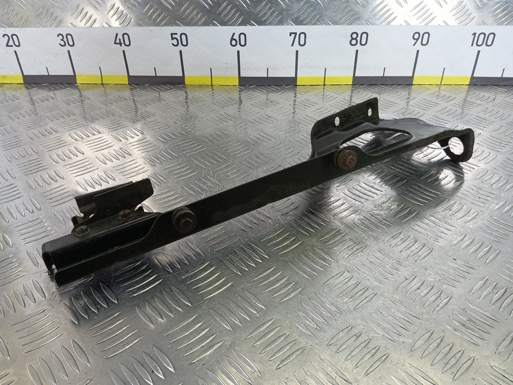 кронштейн радиатора SUZUKI JIMNY 1.3 4WD MT (86 л.с.)Jimny  III рестайлинг (2005—2012) Внедорожник 7142081AA0, 980 рублей, Москва