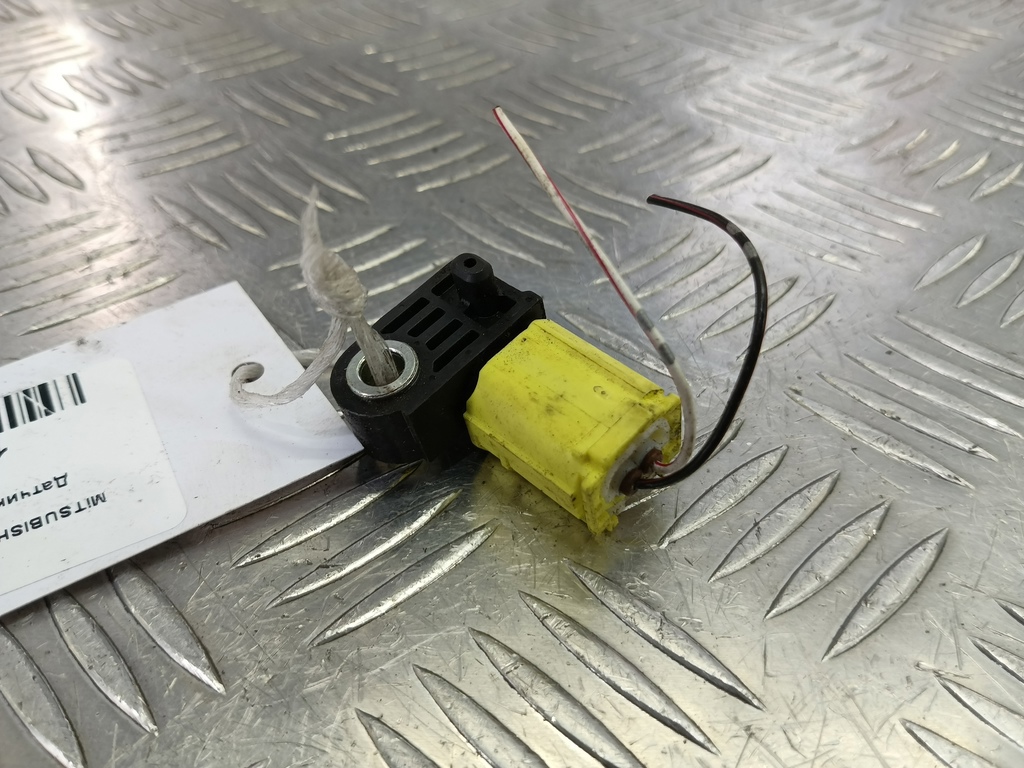 датчик удара (air bag) MITSUBISHI L200  2.4 DID AT (154 л.с.)L200  V (2015—2019) Пикап 8651A245, 860 рублей, Москва