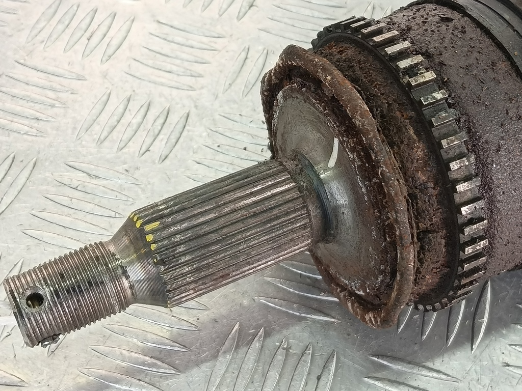 привод MITSUBISHI L200  2.5 DI-D MT (136 л.с.)L200  IV (2006—2014) Пикап MR580692, 2700 рублей, Москва