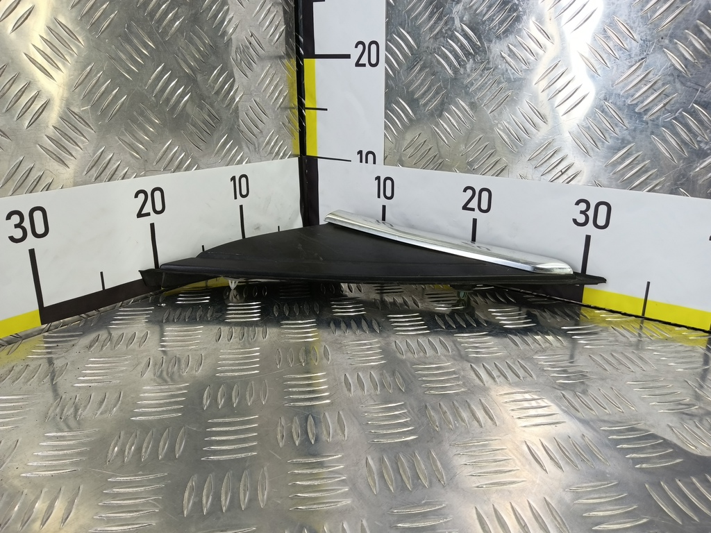 накладка крыла переднего FORD Focus  1730620, 1320 рублей, Москва